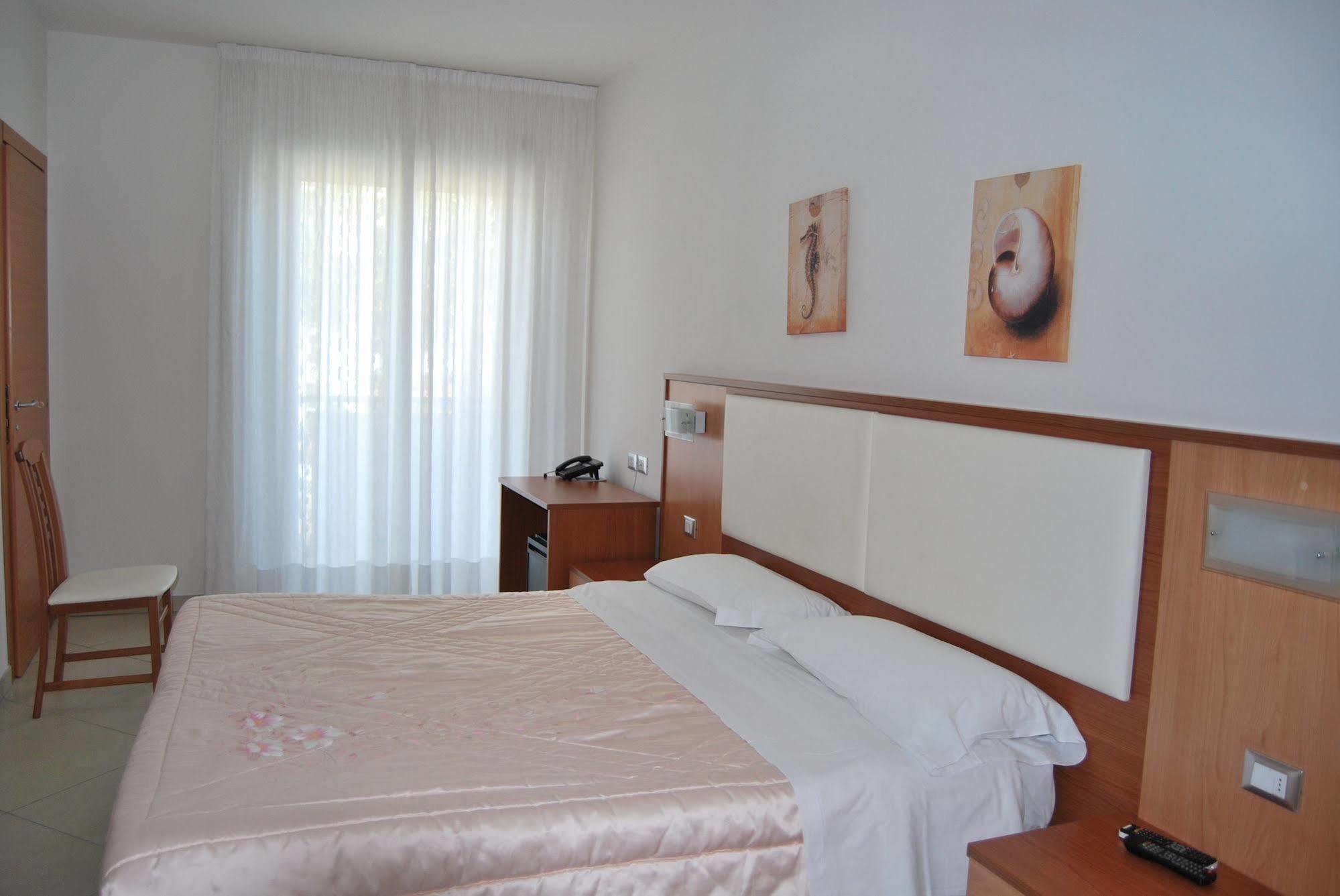 Hotel Europa Nereto Luaran gambar