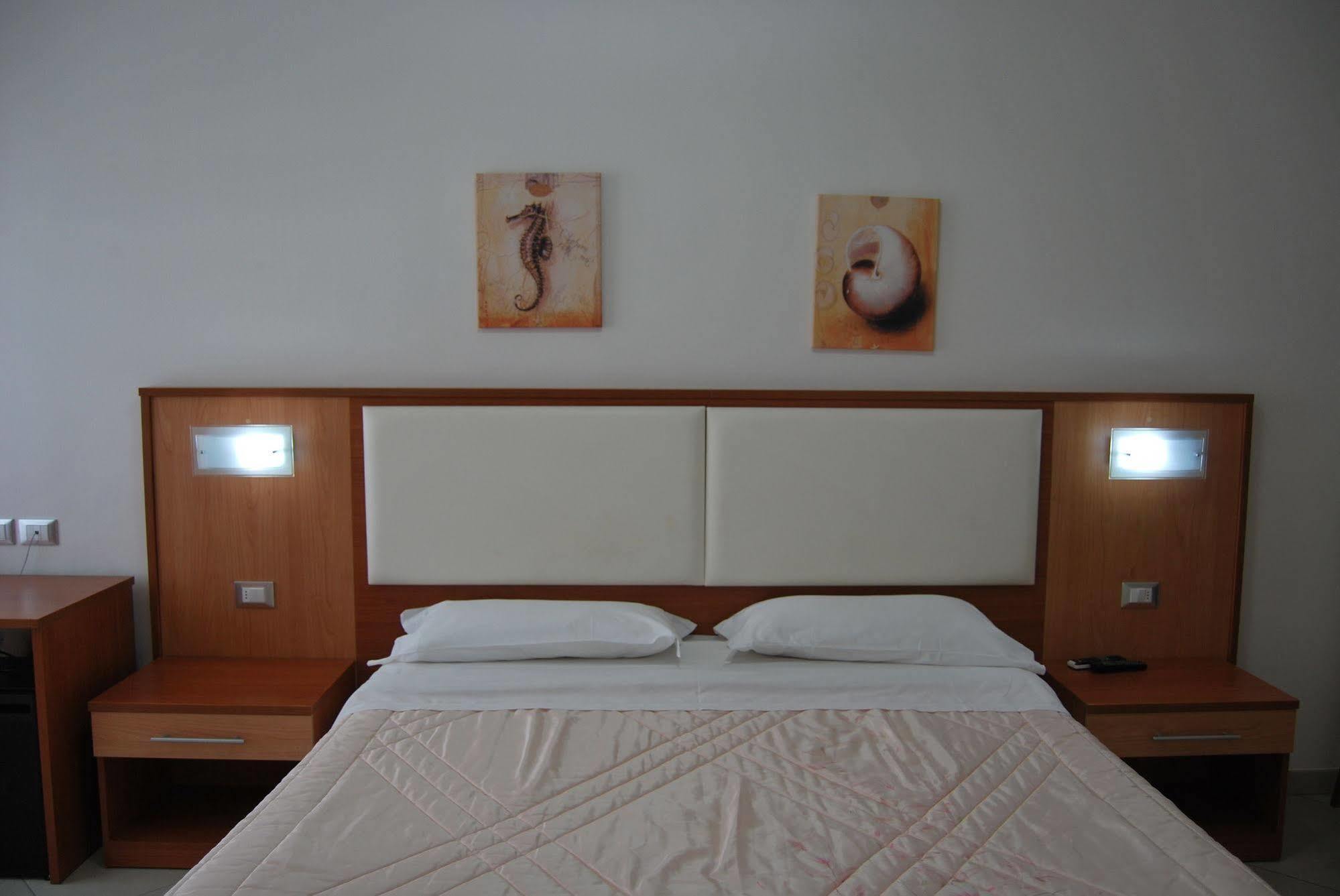 Hotel Europa Nereto Luaran gambar